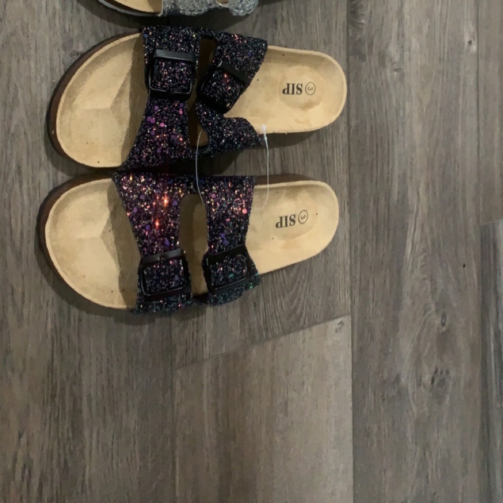 Girls youth 3 sandals